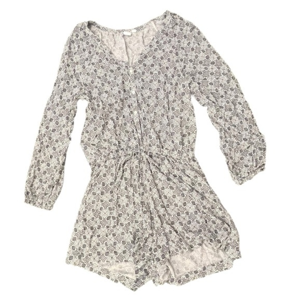 GAP Geometric Black White Medallion Printed‎ Romper Size Small Long Sleeve CUTE!